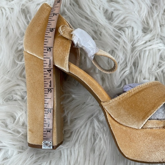 LULUS Crushest Champagne Velvet Rhinestone Ankle Strap Heels Size 10 NEW - Picture 13 of 16